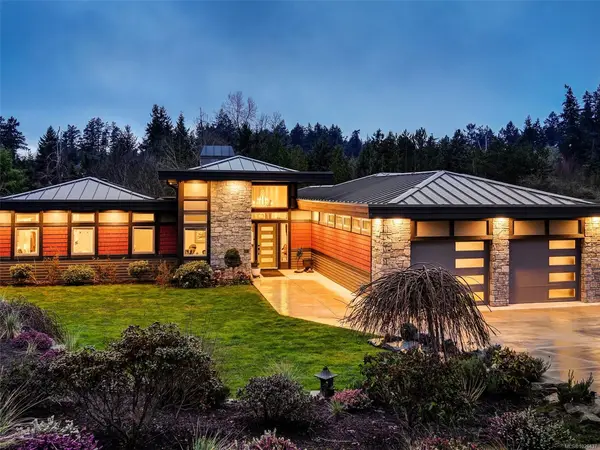 1096 Maple Rd, North Saanich BC V8L 5P5 - 4 bed, 5 bath in North Saanich