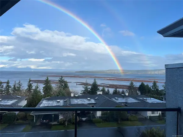 1072 Highview Terr, Nanaimo BC V9R 6K5 - 3 bed, 3 bath in Nanaimo