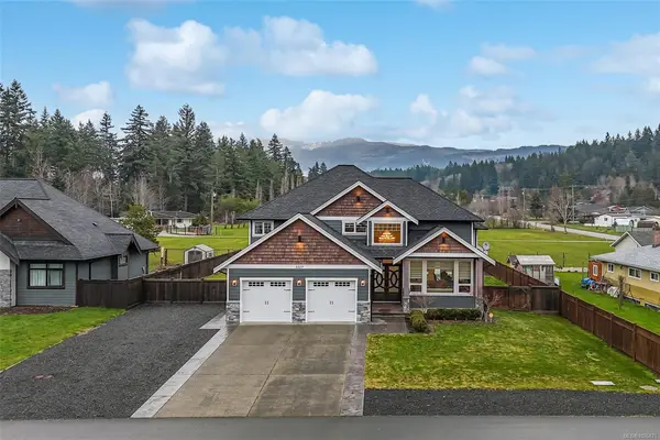 5327 Otter Pl, Port Alberni BC V9Y 8X7 - 5 bed, 3 bath in Port Alberni