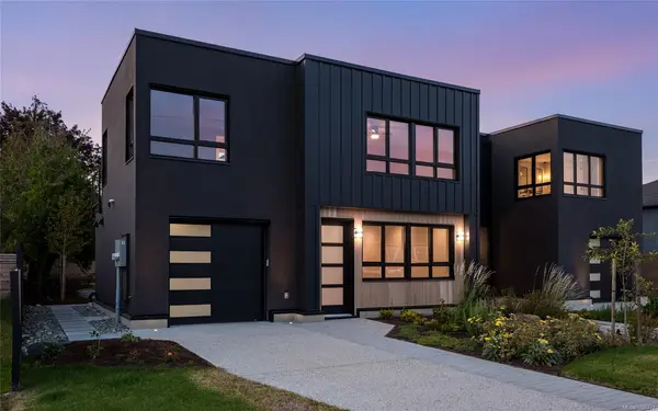 1970 Kings Rd, Saanich BC V8R 2P5 - 3 bed, 3 bath in Saanich