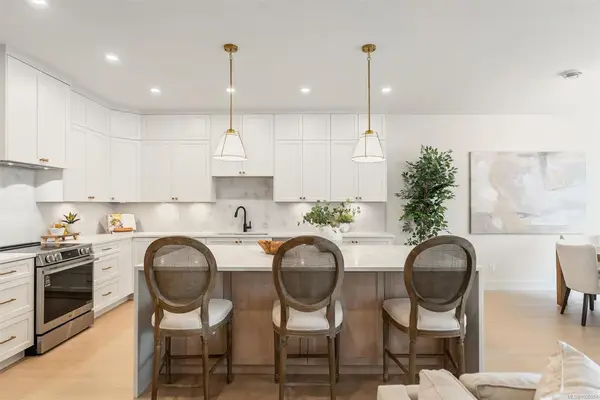 1563 Marble Pl, Langford BC V9B 7A2 - 3 bed, 3 bath in Langford