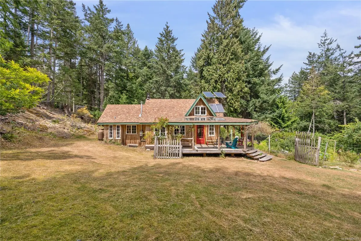 10 Windham Rd, Lasqueti Island BC V0R 2J0