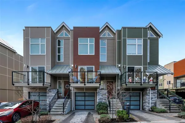 4355 Viewmont Ave # 13, Saanich BC V8Z 5K8 - 3 bed, 3 bath in Saanich