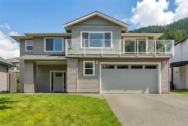 127 Ray Knight Dr, Ladysmith BC V9G 0B8 - 5 bed, 3 bath in Ladysmith