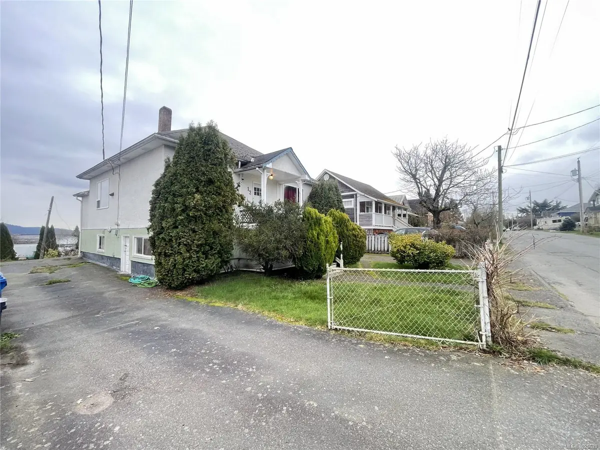12 Gillespie St, Nanaimo BC V9R 6Y3