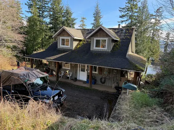 435 Quatsino Rd, Quatsino BC V0N 2V0 - 4 bed, 2 bath in Quatsino