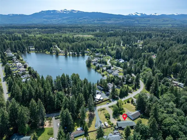 9437 Martin Park Dr, Black Creek BC V9J 1C3 - 3 bed, 2 bath in Black Creek