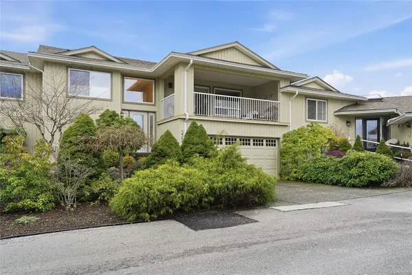 3397 Edgewood Dr, Nanaimo BC V9T 5V2 - 2 bed, 3 bath in Nanaimo