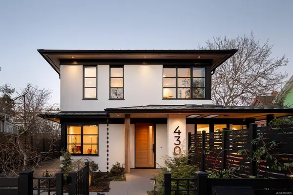 430 Luxton Ave, Victoria BC V8V 1C9 - 4 bed, 4.0 bath in Victoria