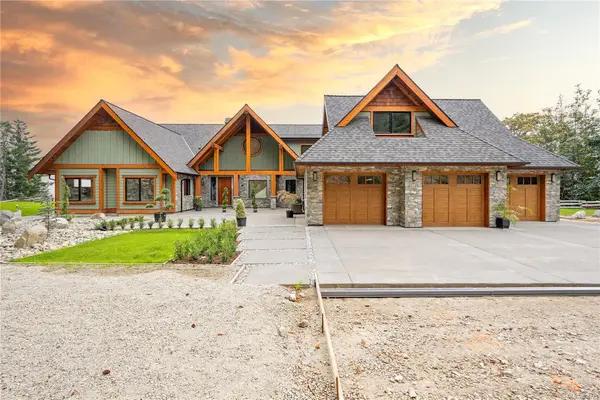 1745 Warn Way, Qualicum Beach BC V9K 2S3