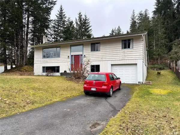 530 Dogwood Dr, Gold River BC V0P 1G0 - 3 bed, 2 bath in Gold River