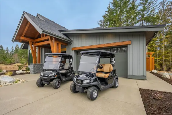 513 Hole-In-One Dr, Qualicum Beach BC V9K 0B9