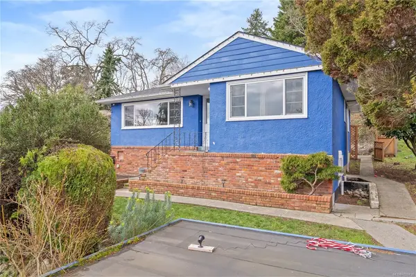 3560 Cedar Hill Rd, Saanich BC V8P 3Z1 - 5 bed, 2 bath in Saanich