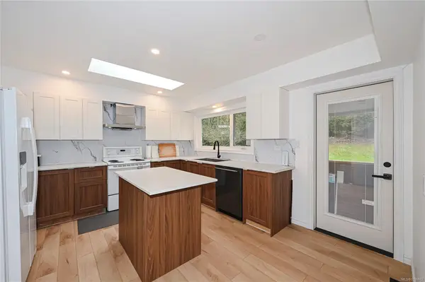 1667 Extension Rd, Nanaimo BC V9X 1A5 - 3 bed, 1 bath in Nanaimo