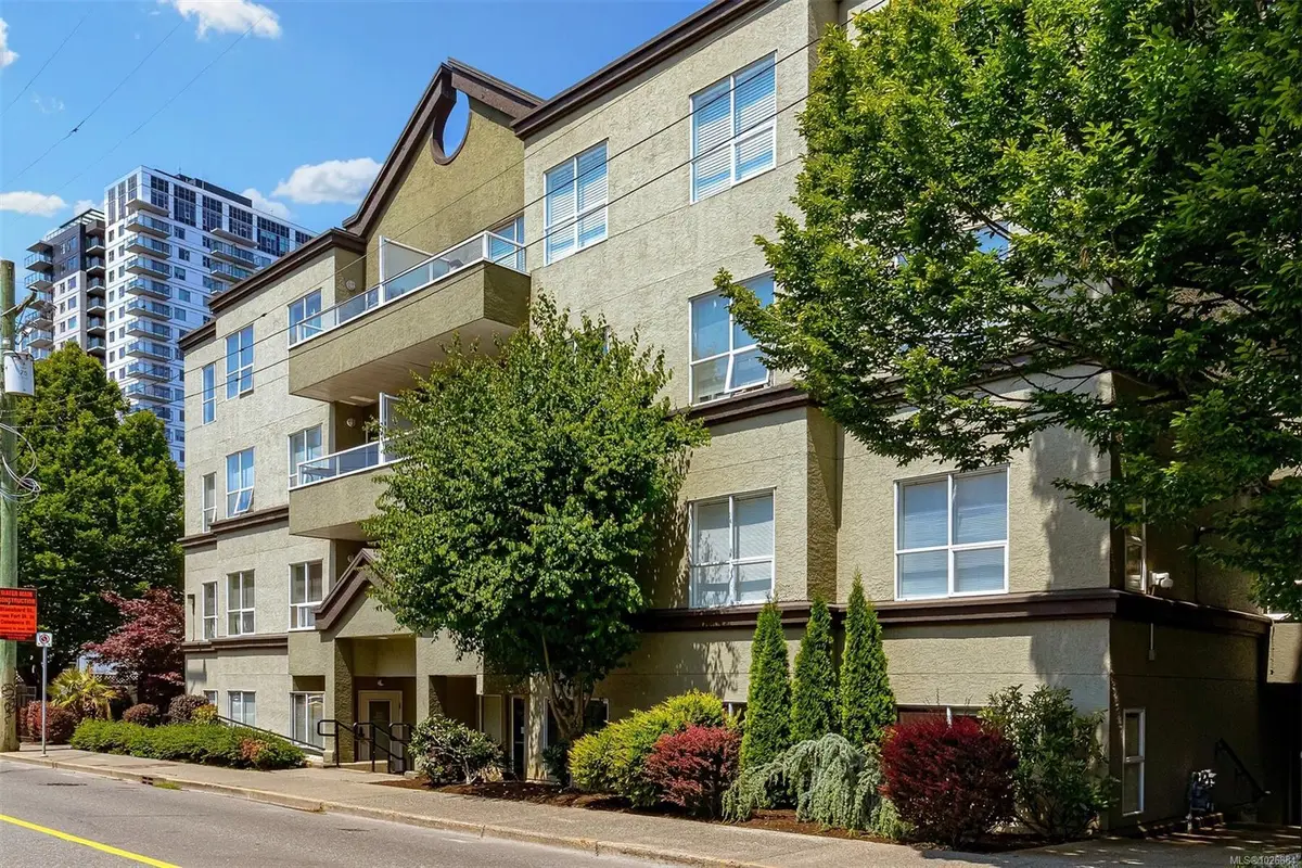 102 & 103 - 832 Fisgard St # 103, Victoria BC V8W 1S1
