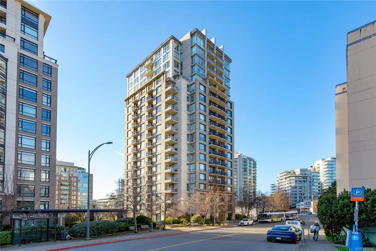 751 Fairfield Rd #1006, Victoria BC V8W 4A4