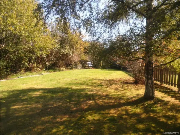 1963 Atherly Close, Sooke BC V9Z 1H5 - 2 bed, 1 bath in Sooke