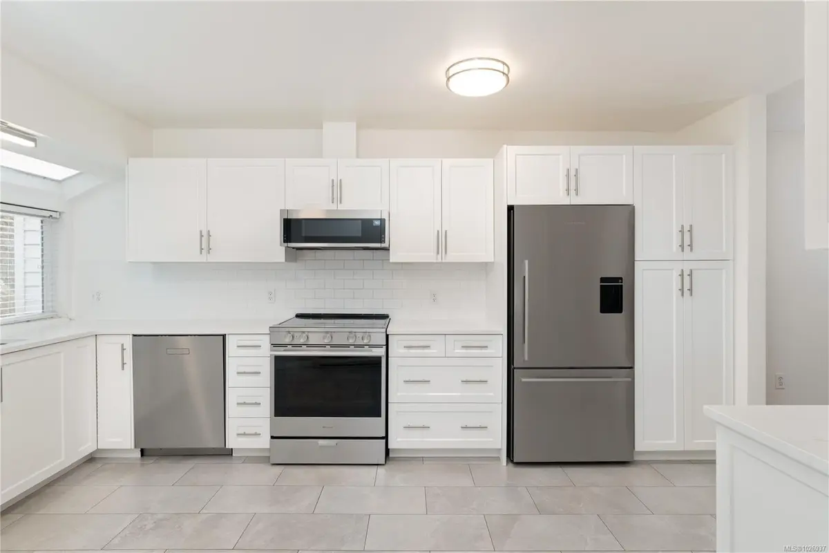 1030 Hulford St #3, Saanich BC V8X 3B6