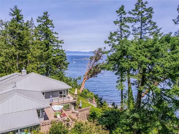 1130 Berry Point Rd, Gabriola Island BC V0R 1X1 - 3 bed, 3.0 bath in Gabriola Island