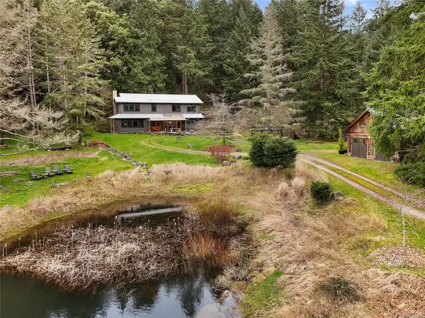 594 Horton Bay Rd, Mayne Island BC V0N 2J2 - 3 bed, 2.0 bath in Mayne Island