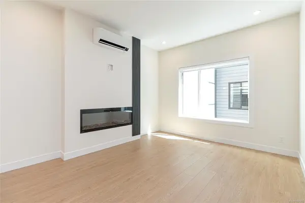 924 Jenkins Ave # 304, Langford BC V9B 2N7 - 1 bed, 1 bath in Langford