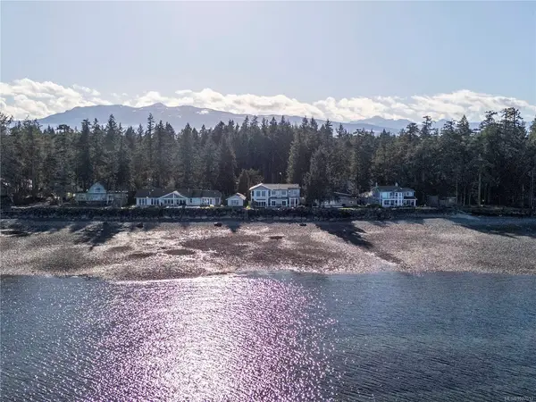 2270 Oyster Garden Rd, Campbell River BC V9H 1E7 - 4 bed, 5 bath in Campbell River