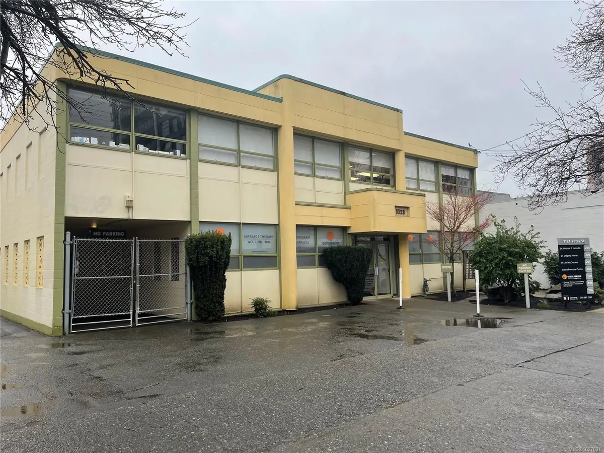 1121 Yates St #100, Victoria BC V8V 3N1