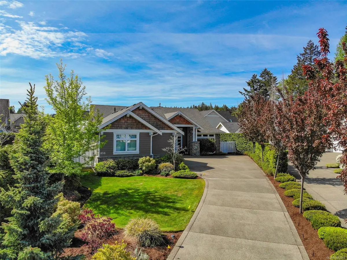 856 Bluffs Dr, Qualicum Beach BC V9K 0A2