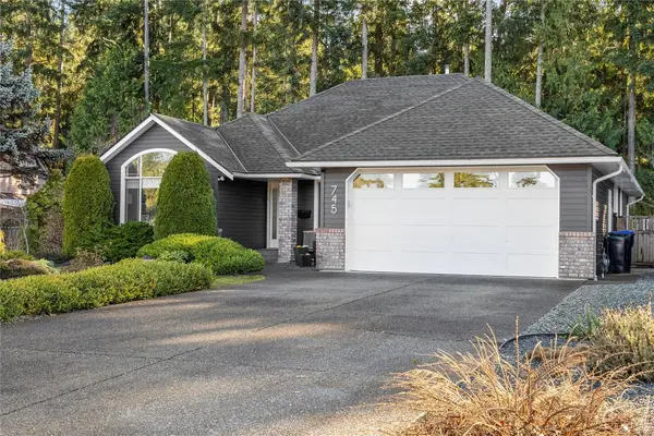 745 Redwood Dr, Qualicum Beach BC V9K 2J2 - 3 bed, 2 bath in Qualicum Beach