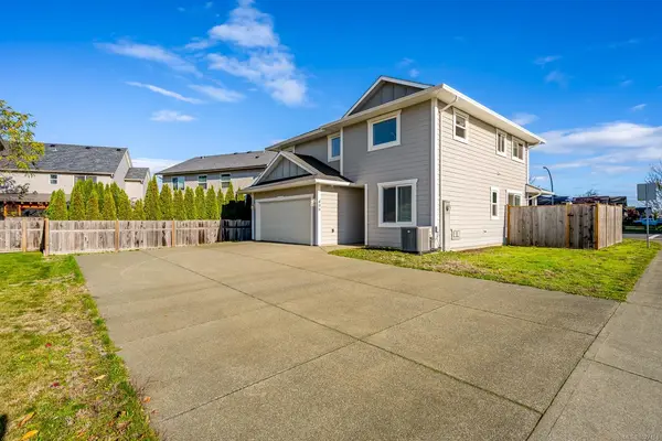 499 Torrence Rd, Comox BC V9M 3G7 - 4 bed, 3 bath in Comox