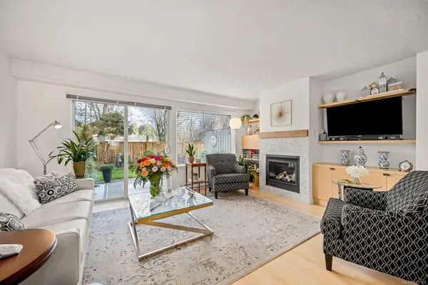 1537 Noel Ave # 305, Comox BC V9M 3H8 - 3 bed, 2 bath in Comox