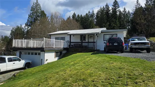 332 South Shore Rd, Lake Cowichan BC V0R 2G0 - 4 bed, 3 bath in Lake Cowichan