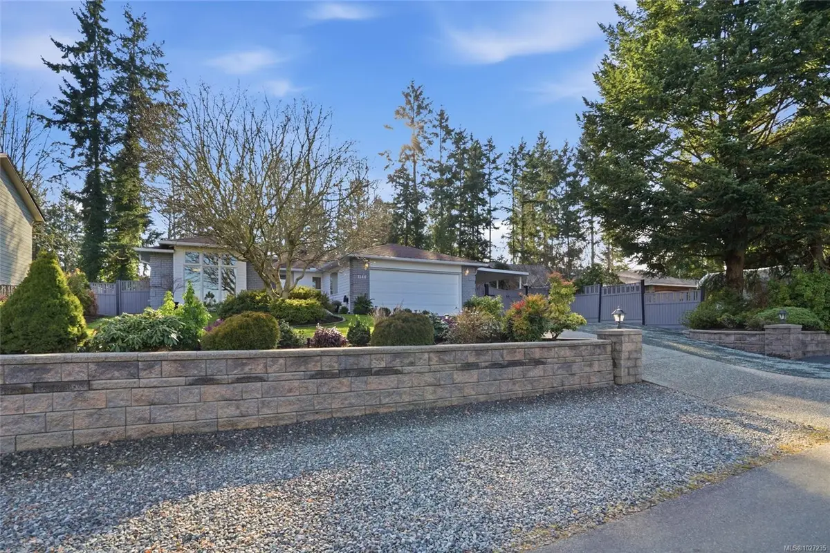 1148 Clubhouse Dr, Qualicum Beach BC V9K 1C4 — Pending Sale in Qualicum Beach