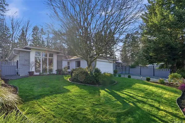 1148 Clubhouse Dr, Qualicum Beach BC V9K 1C4 - 3 bed, 2 bath in Qualicum Beach