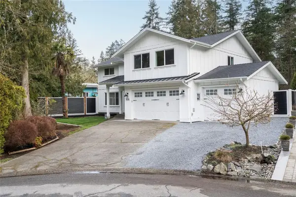 1018 Elstree Close, Central Saanich BC V8M 1A4 - 3 bed, 3 bath in Central Saanich