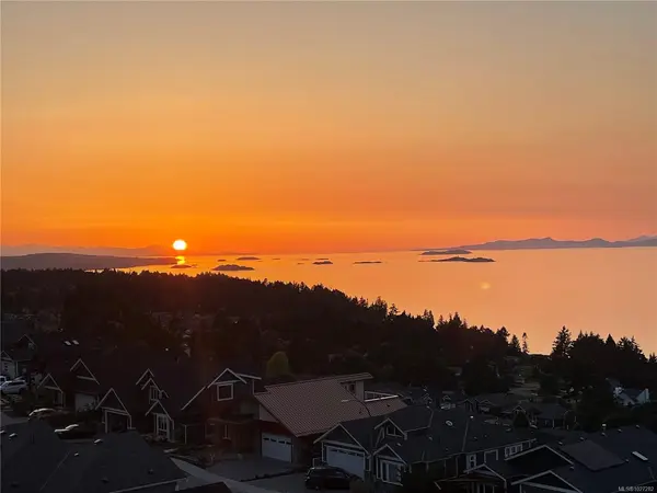 5304 Dewar Rd, Nanaimo BC V9T 6T3 - 7 bed, 5 bath in Nanaimo