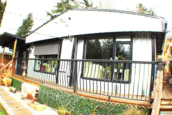 1120 Donna Ave, Langford BC V9B 2Z3 - 3 bed, 1 bath in Langford