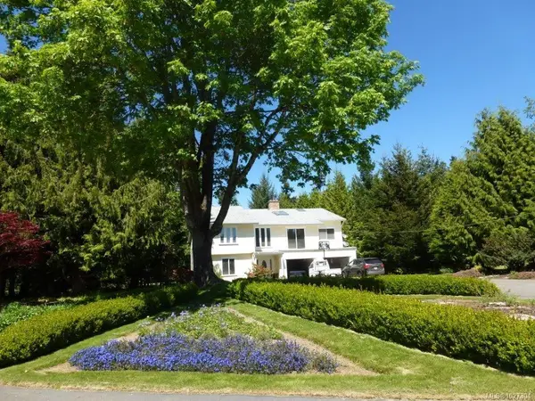 1245 Fisher Rd, Cobble Hill BC V0R 1L4 - 6 bed, 6 bath in Cobble Hill