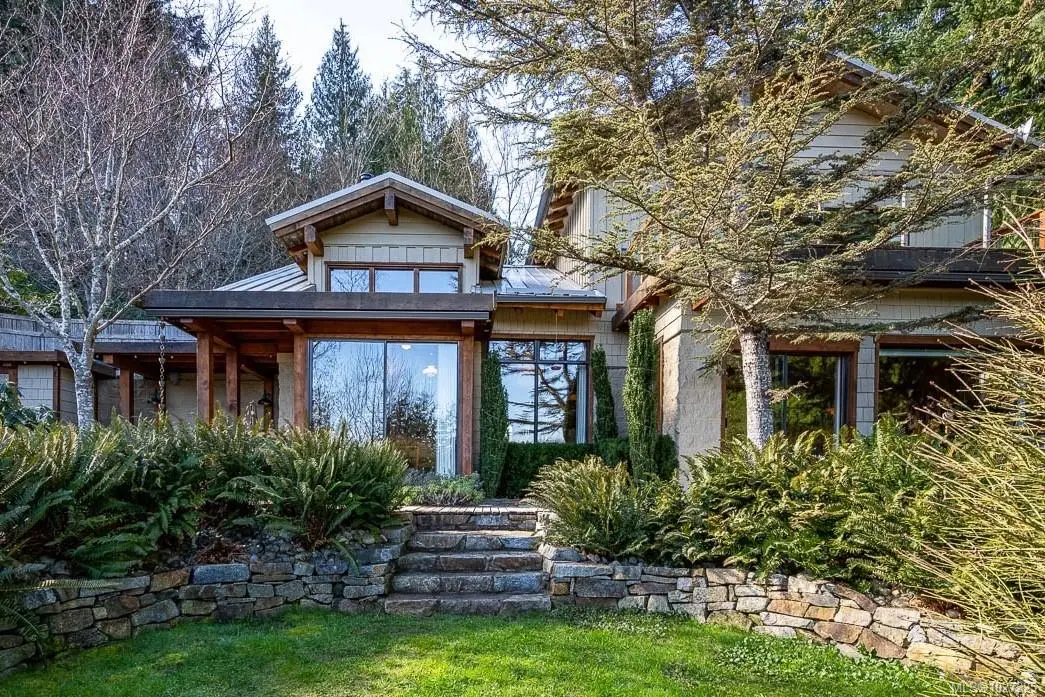 825 Austin Dr, Cortes Island BC V0P 1K0