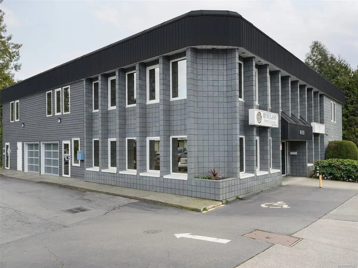 7135 West Saanich Rd, Central Saanich BC V8N 1P7