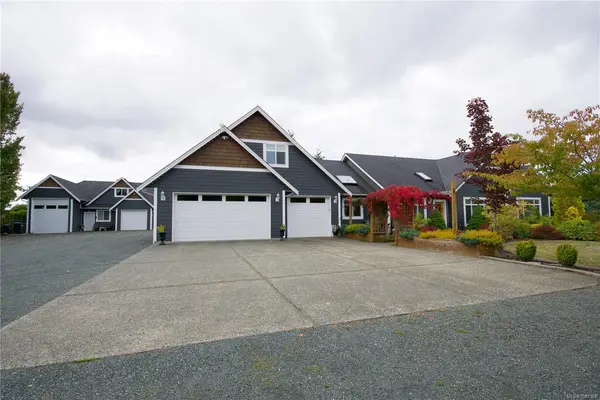 2040 Sun King Rd, Coombs BC V0R 1M0 - 4 bed, 5.0 bath in Coombs