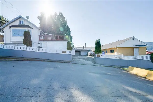 3291 3rd Ave, Port Alberni BC V9Y 4C9 - 9 bed, 4 bath in Port Alberni