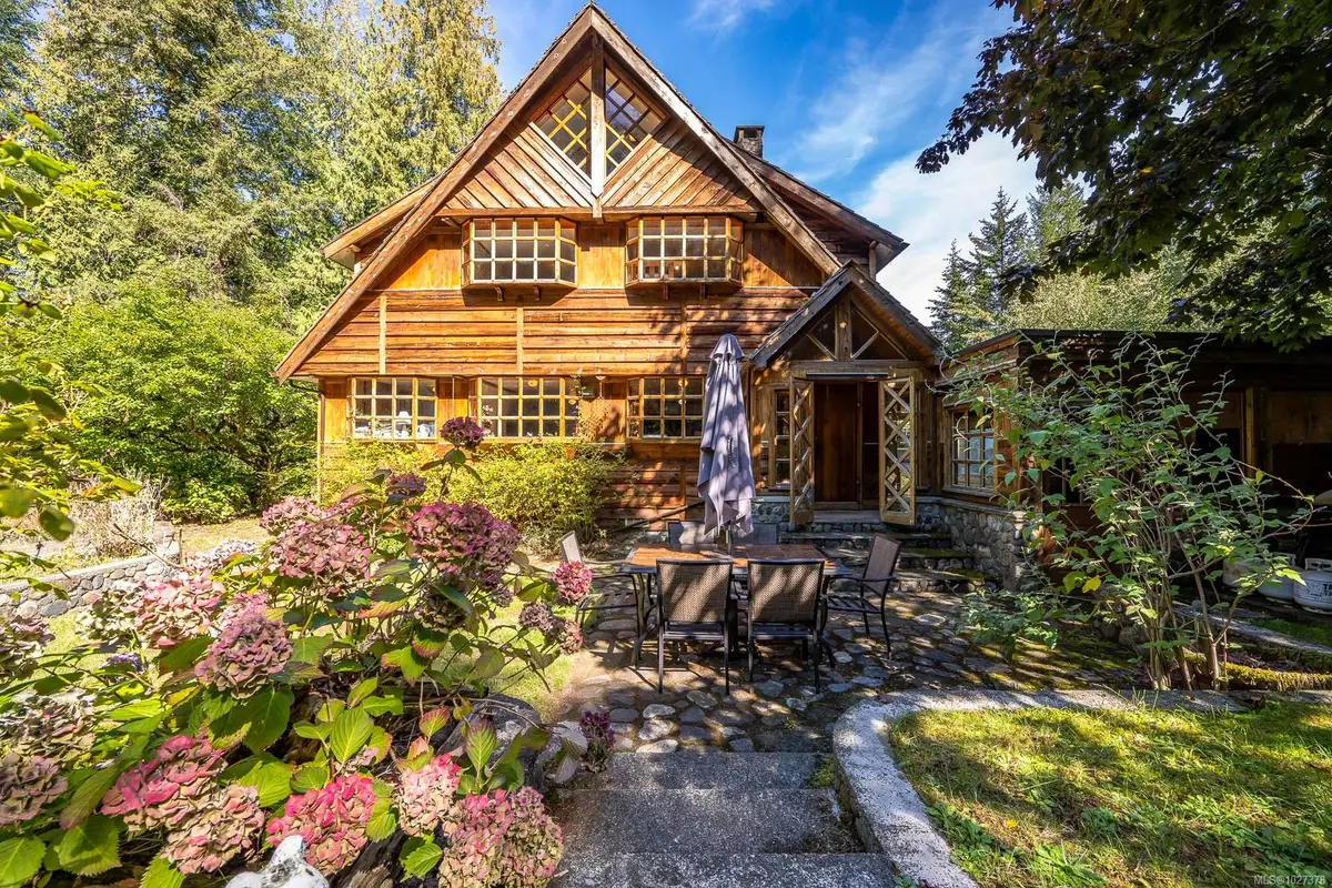 6300 Anderson Dr, Hornby Island BC V0R 1Z0