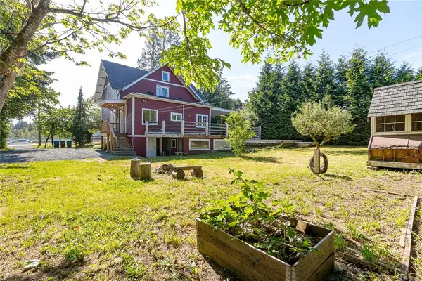 1421 Cranberry Ave, Nanaimo BC V9R 6Z7 - 8 bed, 5 bath in Nanaimo