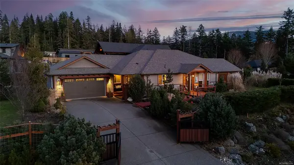 7284 Lakefront Dr, Lake Cowichan BC V0R 2G1 - 3 bed, 2 bath in Lake Cowichan