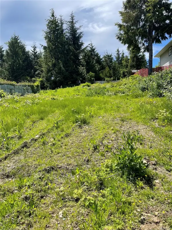 6110 Hunt St, Port Hardy BC V0N 2P0