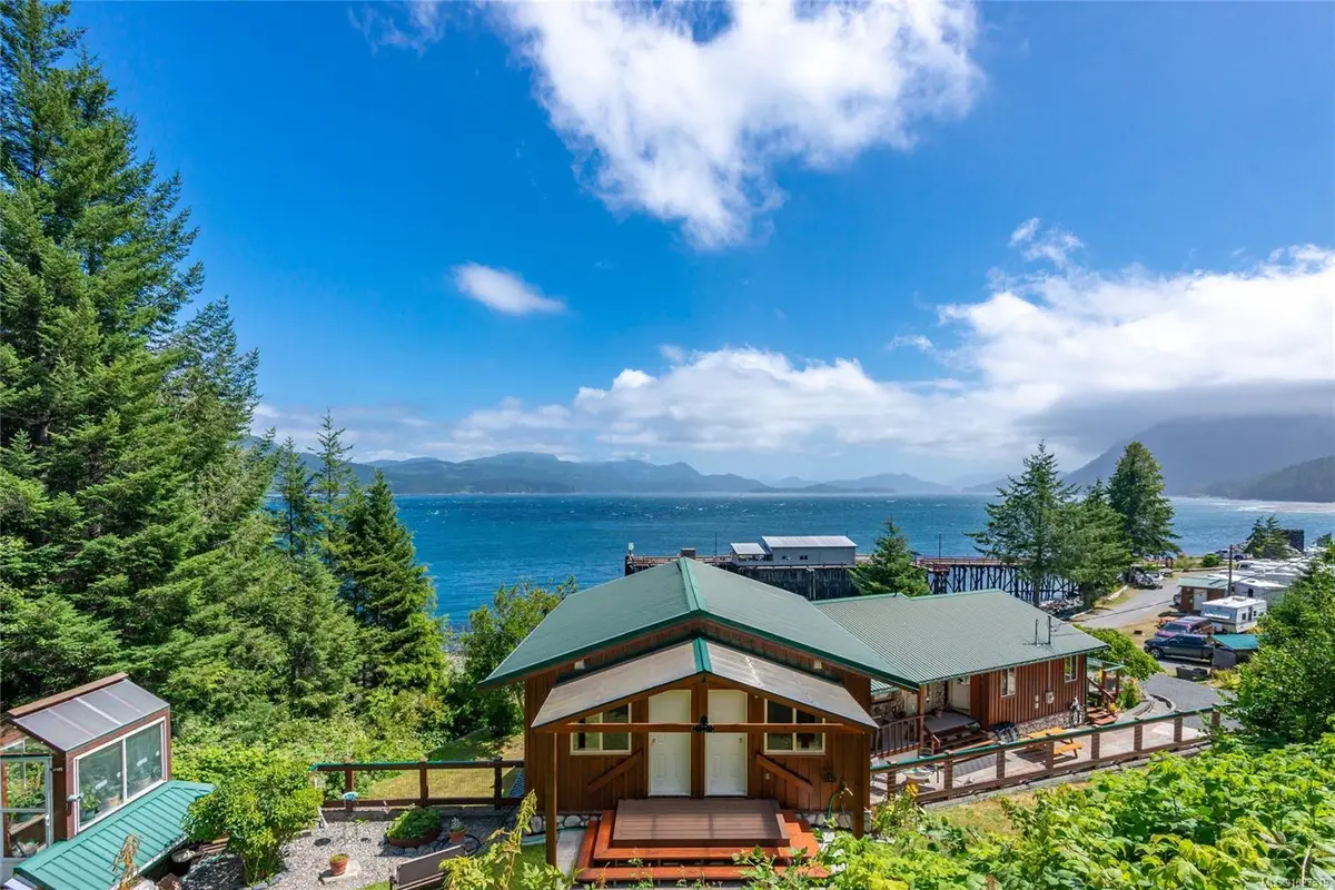 23 Sayward Rd, Sayward BC V0P 1R0