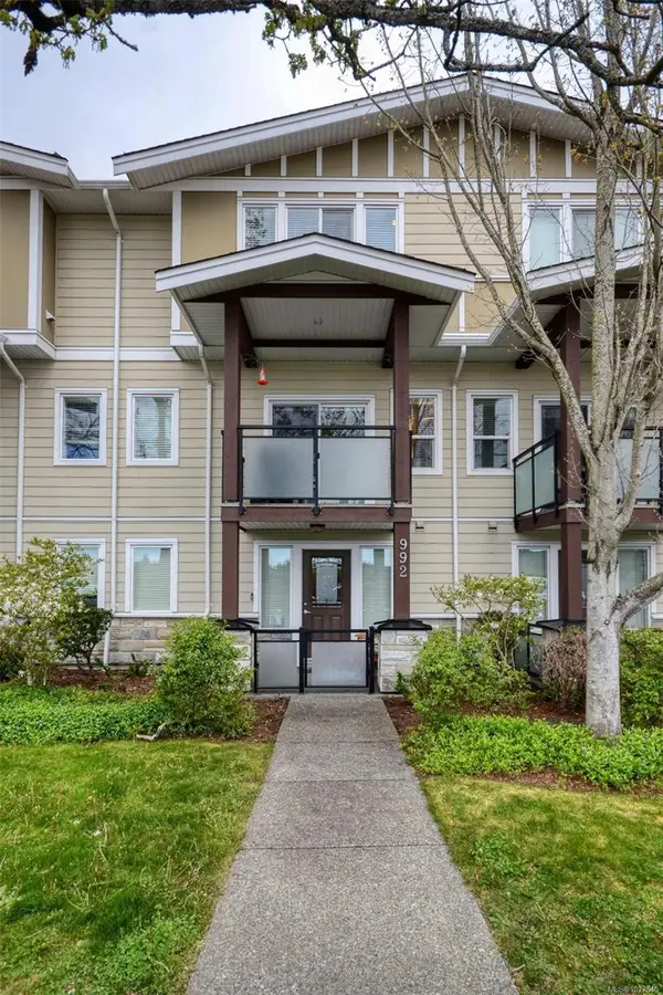 992 Dunford Ave, Langford BC V9B 2S3 - 3 bed, 3 bath in Langford