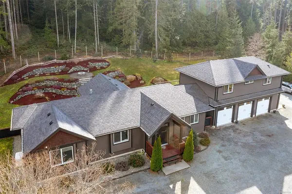 2840 Woodcroft Pl, Shawnigan Lake BC V0R 2W1 - 5 bed, 4 bath in Shawnigan Lake