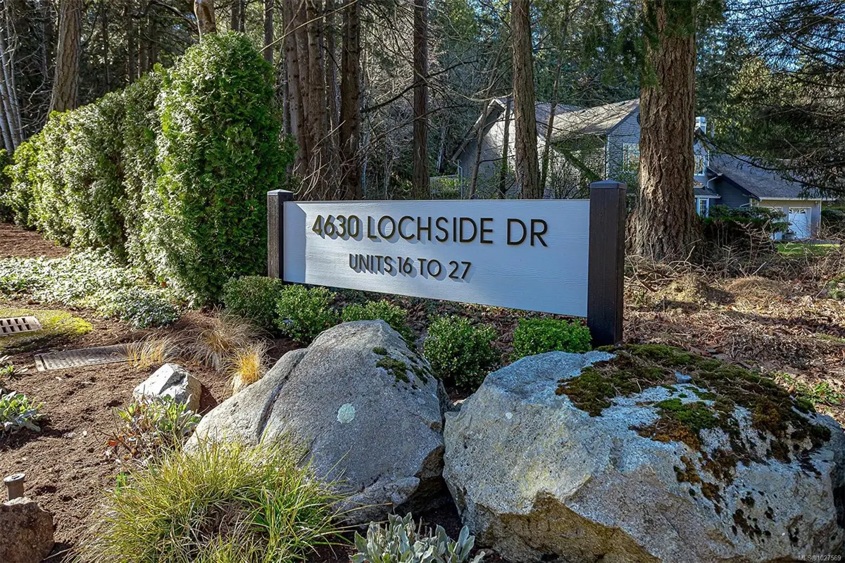 4630 Lochside Dr # 20, Saanich BC V8Y 2T1